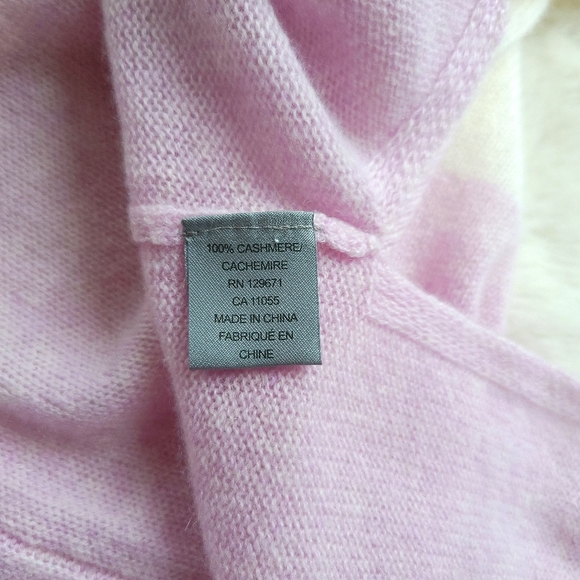 360 Cashmere Color Block Lavender Super Soft Sweater - Picture 5 of 8